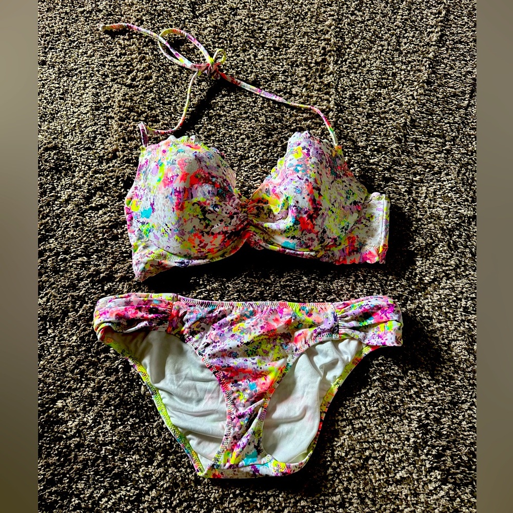 Victoria’s Secret bikini